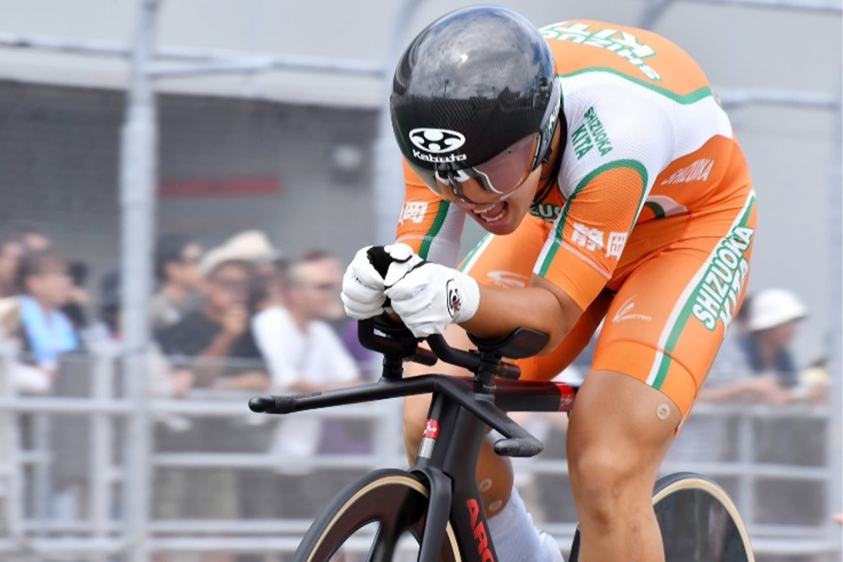自転車競技大会に出場する丸山瑠依さん