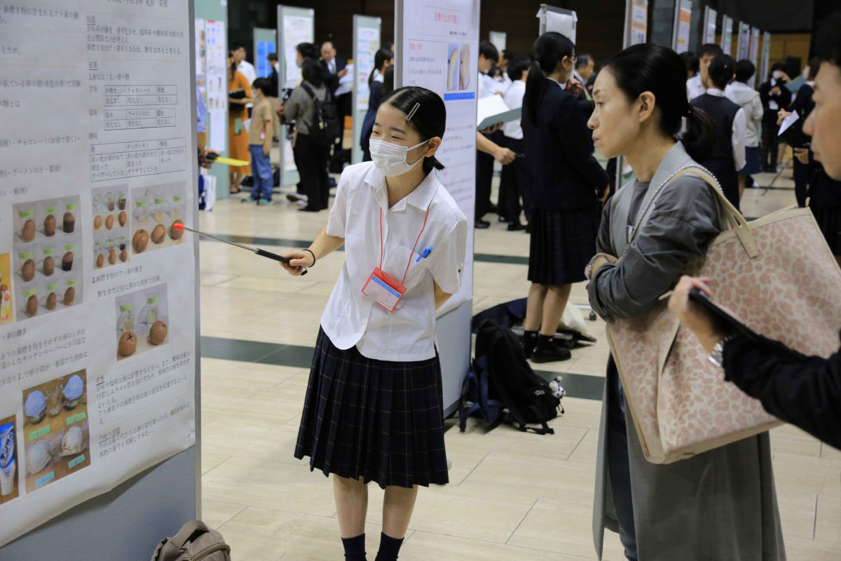 静岡県児童生徒研究発表会参加者の様子1